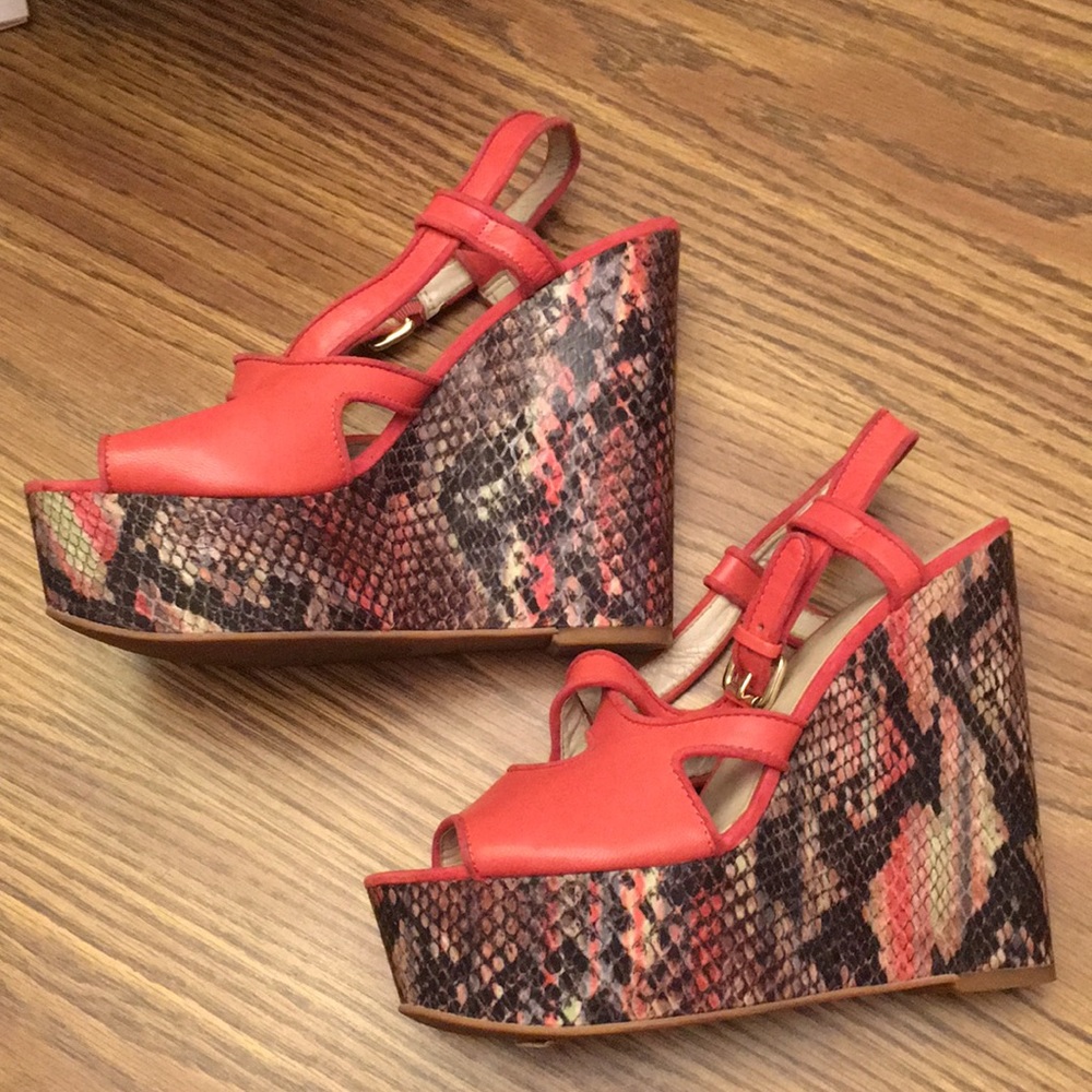 SALE ⭐️ Nine West Leather Coral Platform Shoes